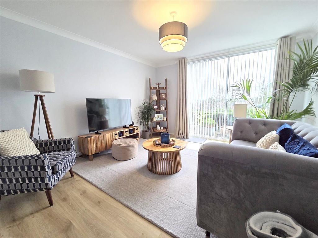 Property photo 2 of 14 Living Room