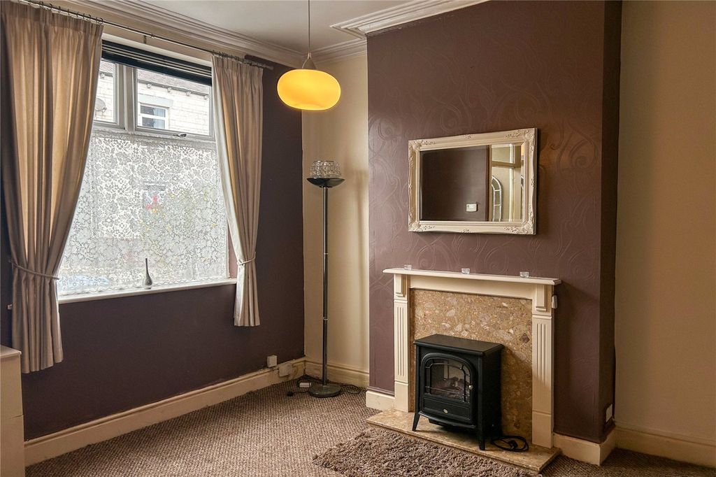 Property photo 3 of 16 Picture No. 32