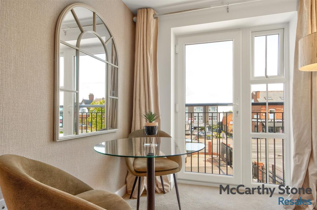 Property photo 2 of 31 8689857-Interior06.Jpg
