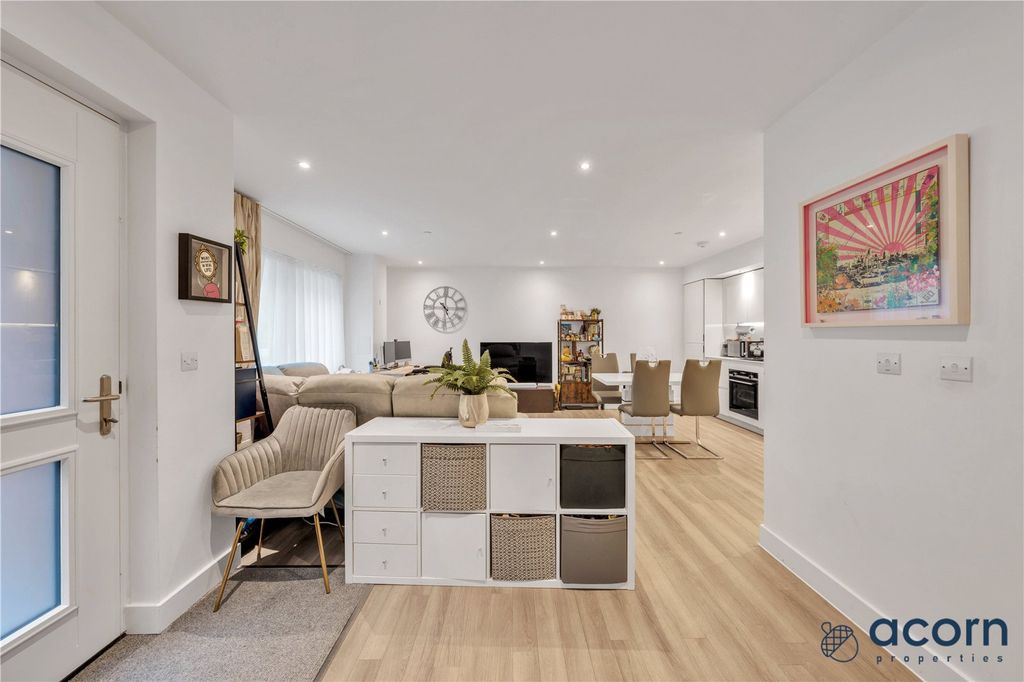 Property photo 2 of 20 Picture No. 11