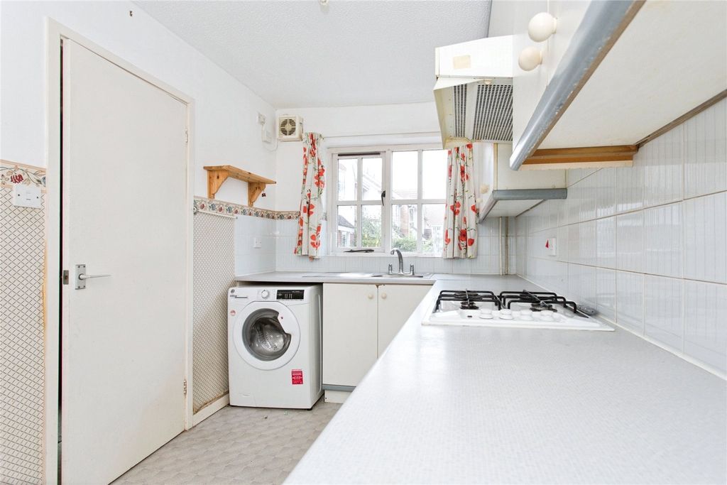 Property photo 3 of 16 Picture No. 22