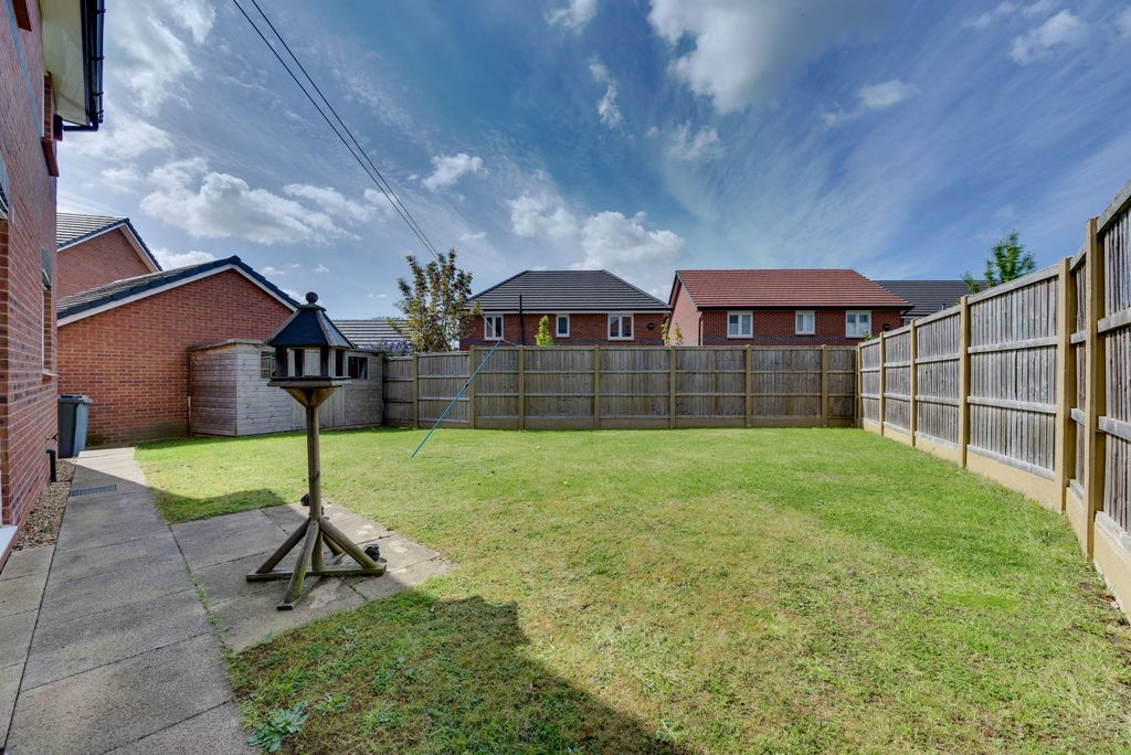 Property photo 2 of 23
