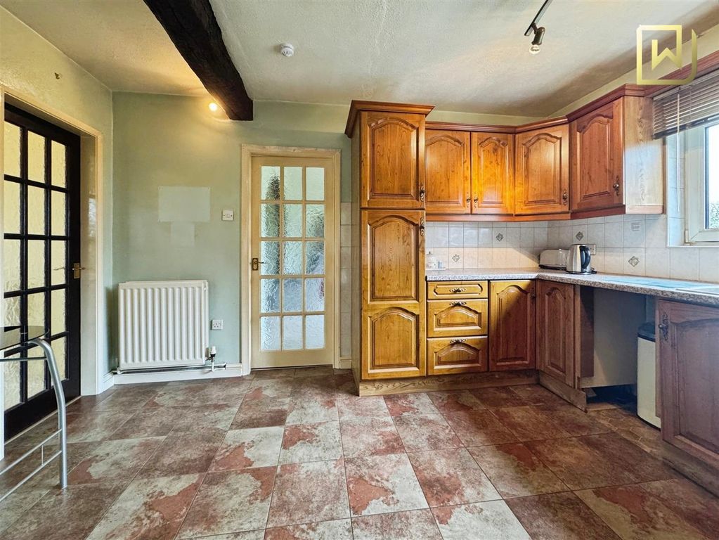 Property photo 3 of 23 Kitchen