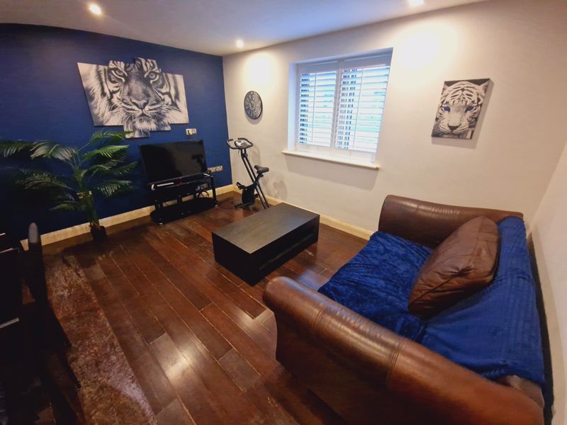 Property photo 2 of 9 Photo 13