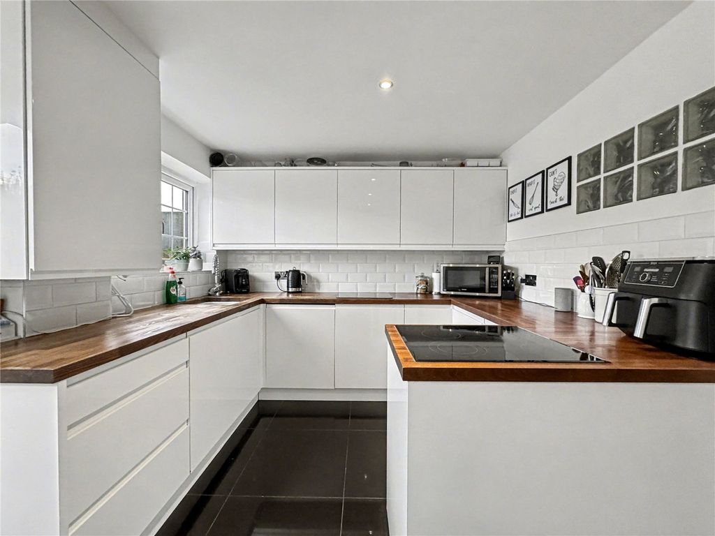 Property photo 1 of 16 Picture No. 09