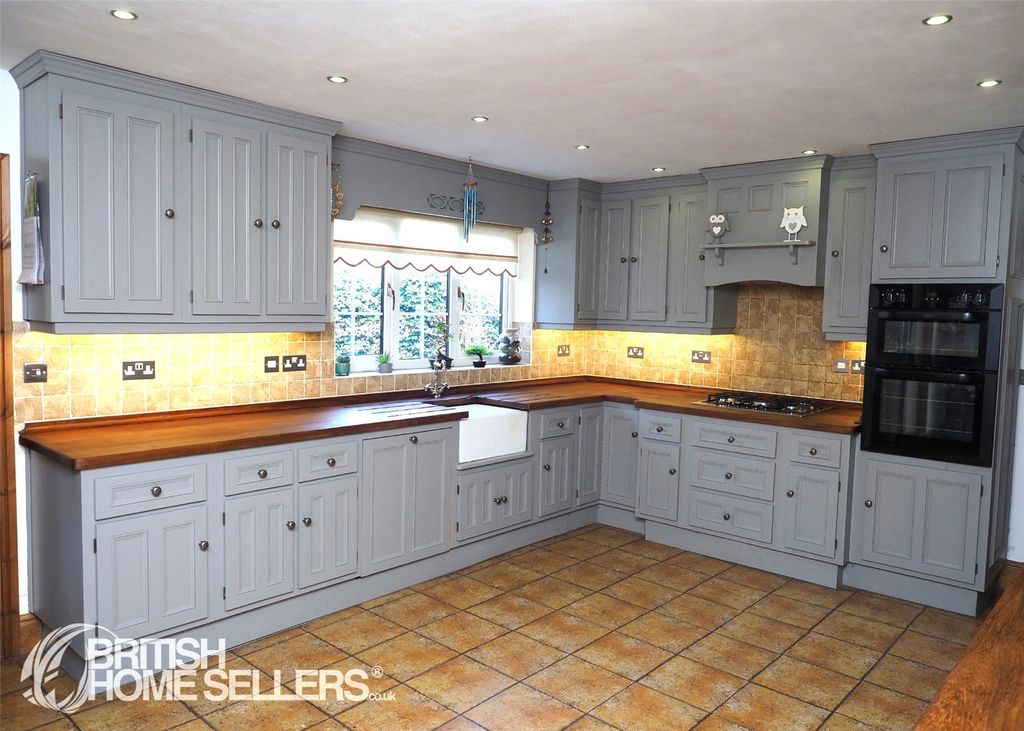 Property photo 2 of 52 Picture No. 40
