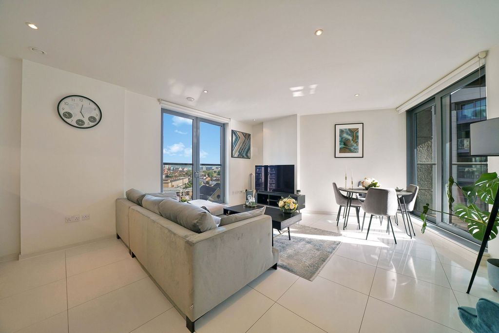 Property photo 3 of 9