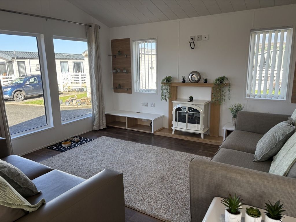 Property photo 2 of 10 Willerby Boston Lounge At Smithy Leisure Park