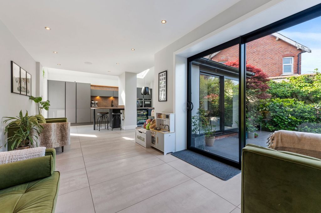 Property photo 3 of 36