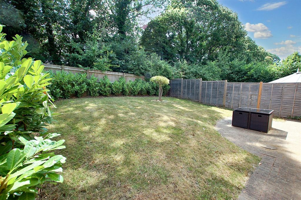 Property photo 2 of 24