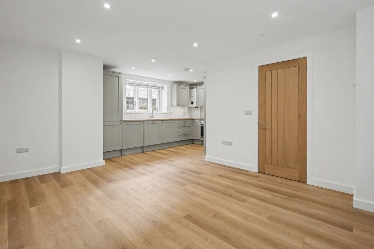 Property photo 1 of 9 322483