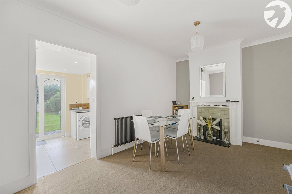 Property photo 3 of 18 Dining Room
