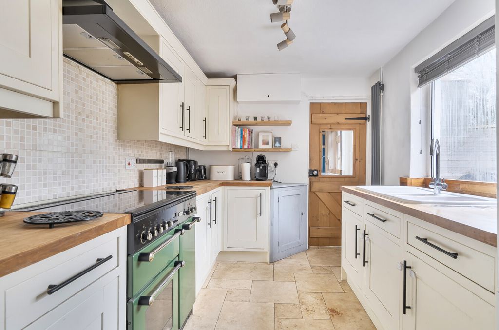 Property photo 3 of 13 1419927-15-69A6E6...