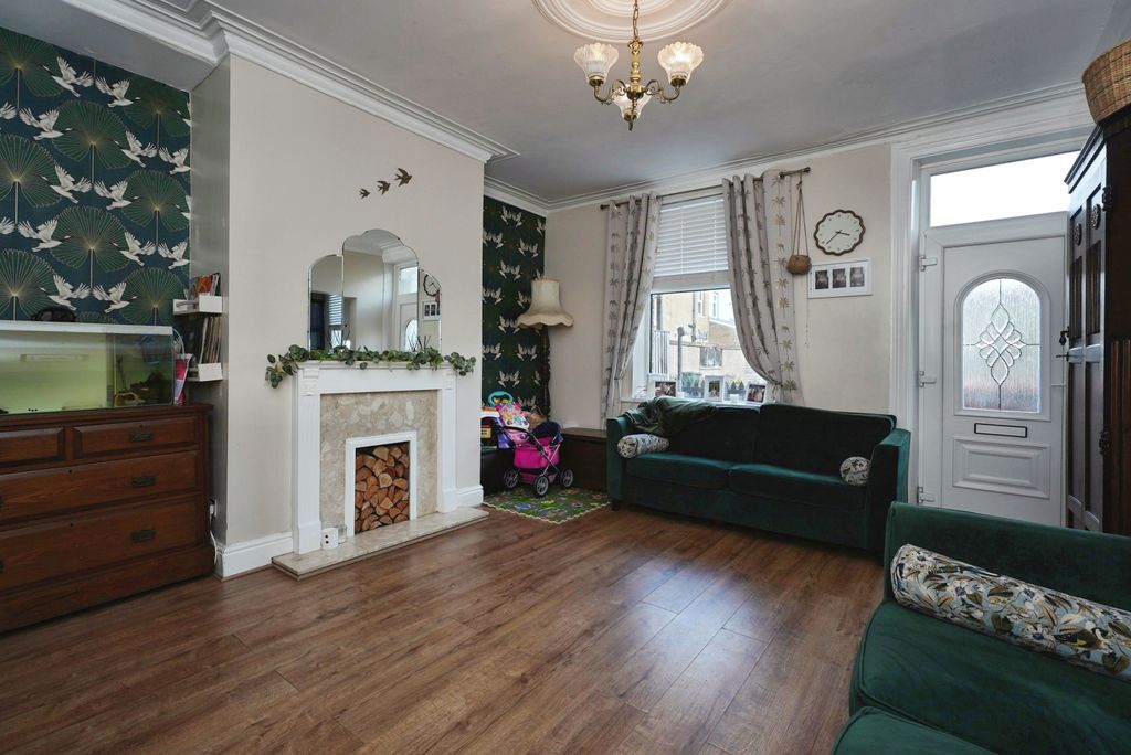 Property photo 2 of 21