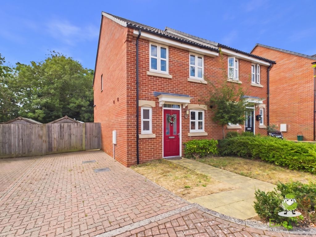 Property photo 1 of 23 Ewemove Estate Agents Basingstoke