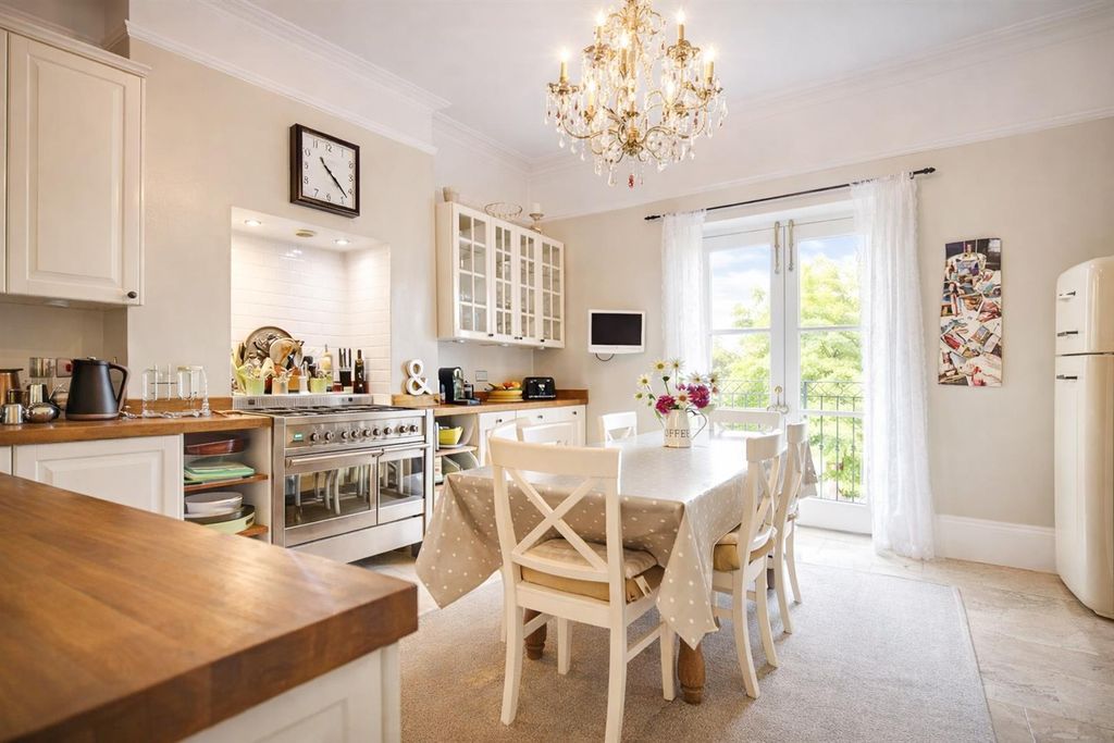 Property photo 2 of 9 Kitchen/Diner