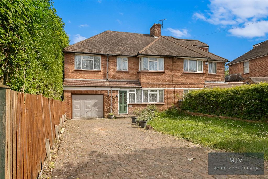 Property photo 1 of 23 Rawlins Close 1 MV-21.Jpg