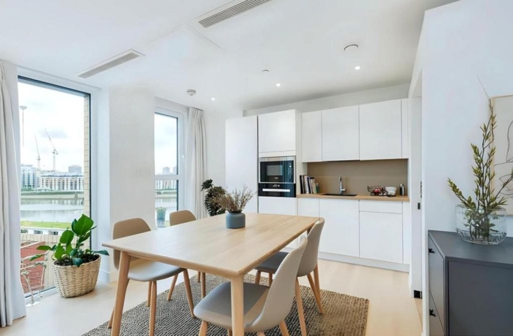 Property photo 2 of 8 Kitchenn-4000