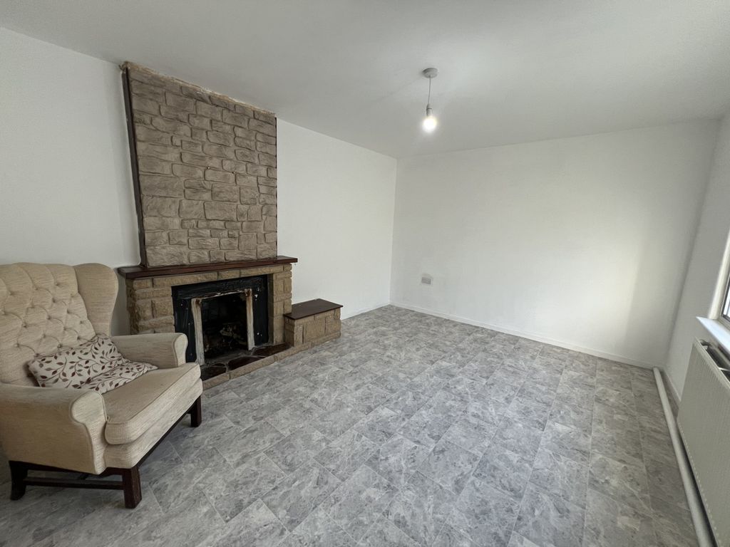 Property photo 2 of 12 Living Room