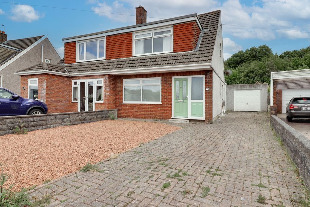 Property photo 1 of 15 Front