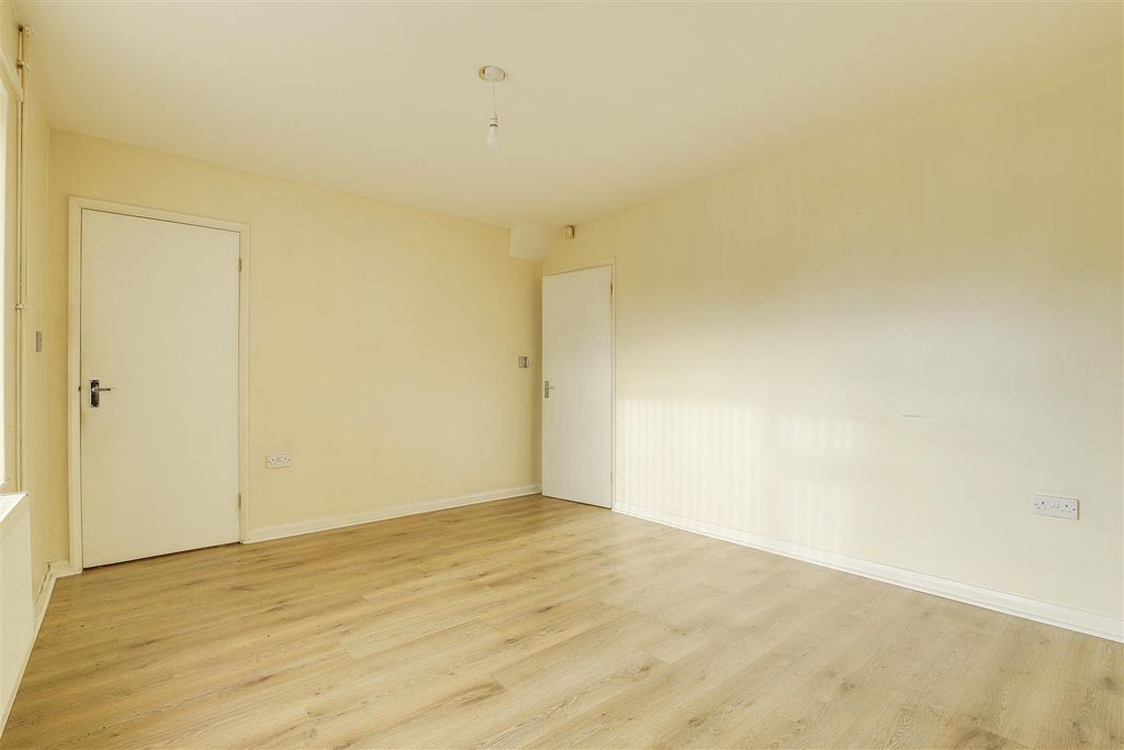 Property photo 3 of 12 02.Jpg