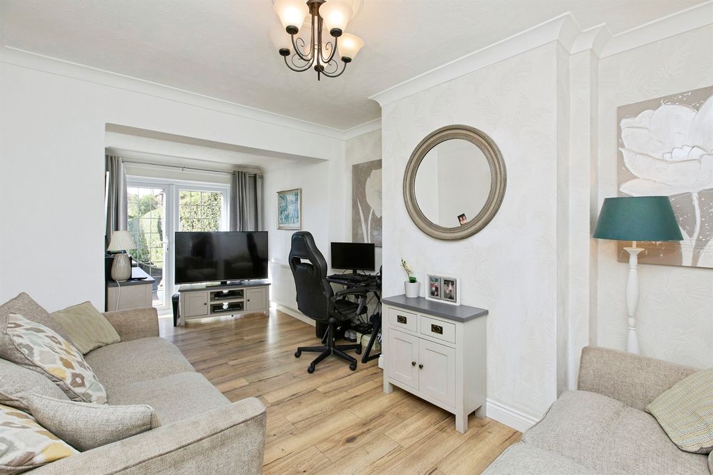 Property photo 3 of 15
