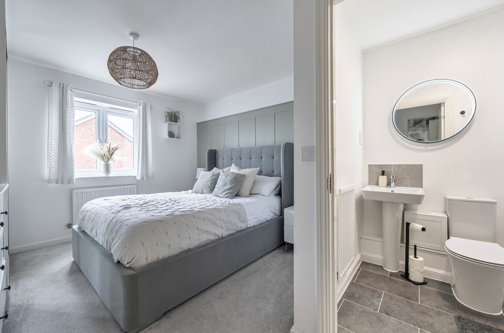 Property photo 3 of 12 1423164-21-69B3F8...