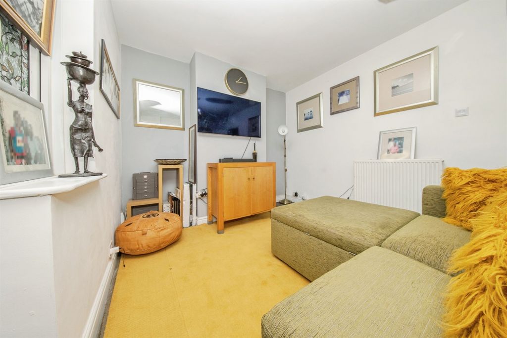 Property photo 2 of 19