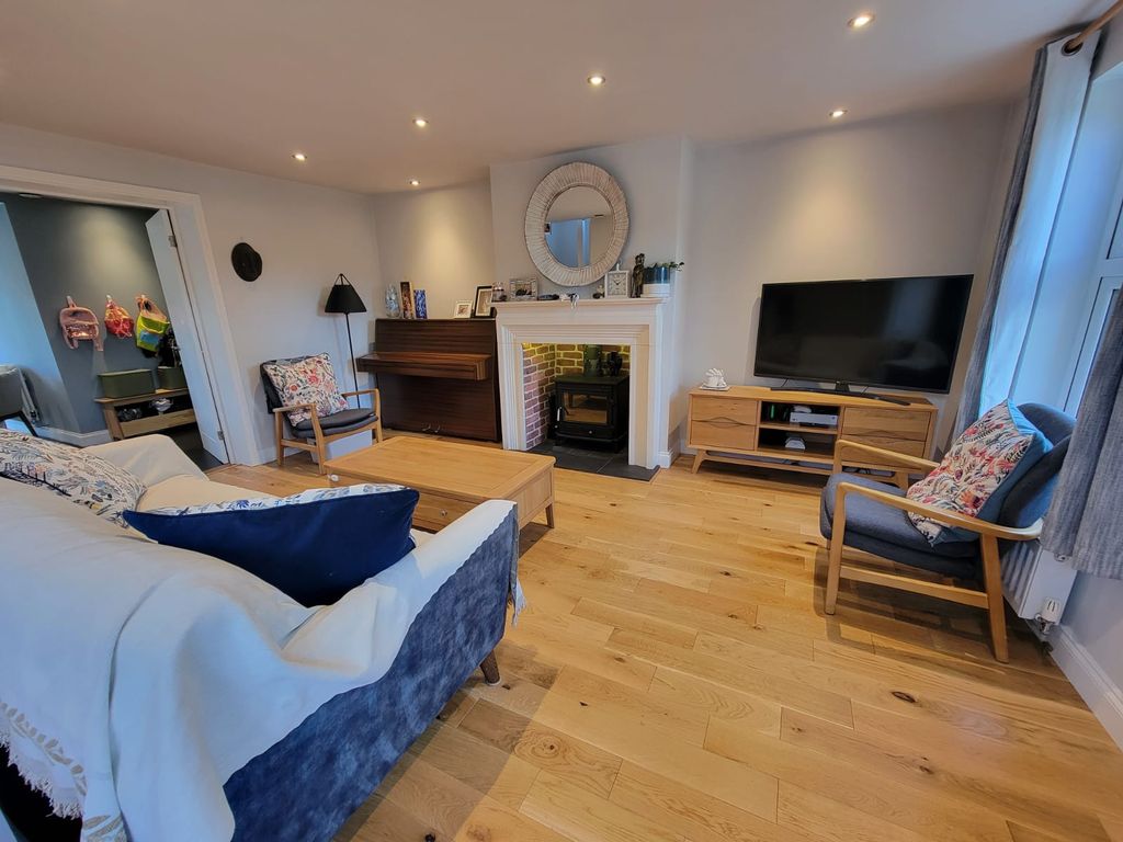 Property photo 3 of 16