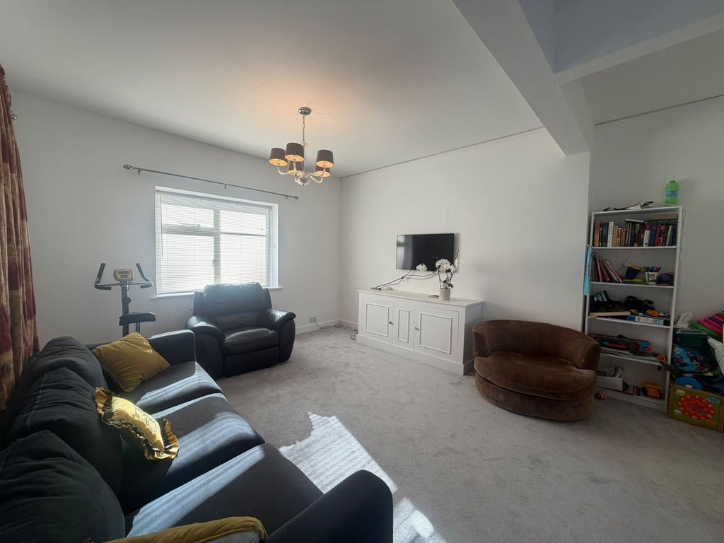 Property photo 3 of 18 Picture No. 40