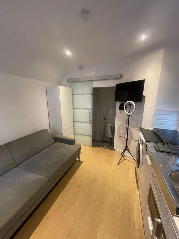 Property photo 2 of 9 Photo 2