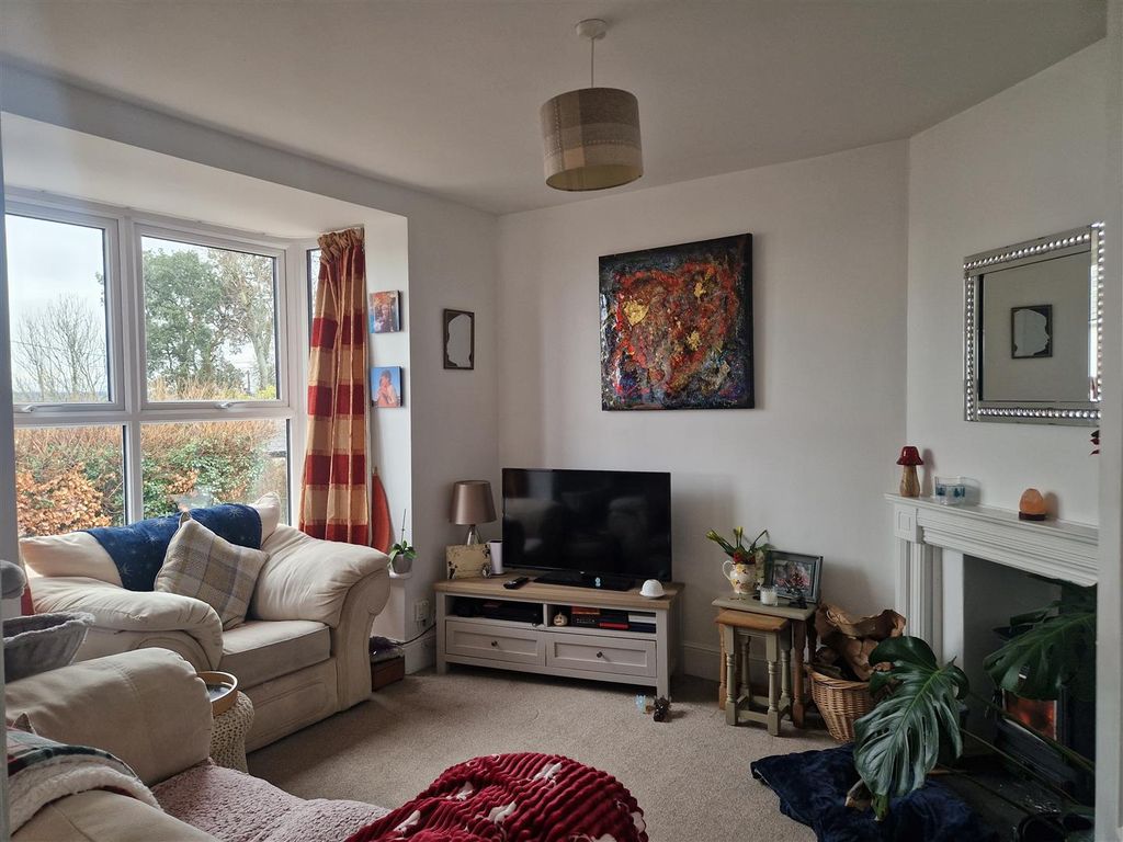 Property photo 2 of 13 1000056619.Jpg