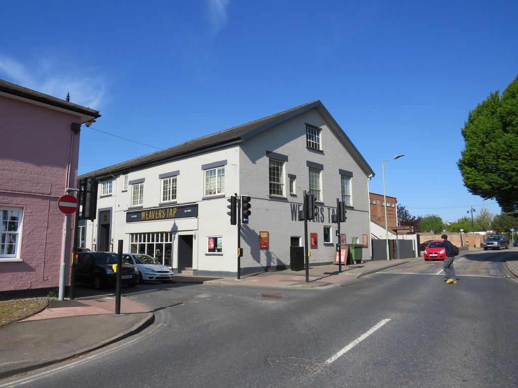 Property photo 1 of 6 Bedroom