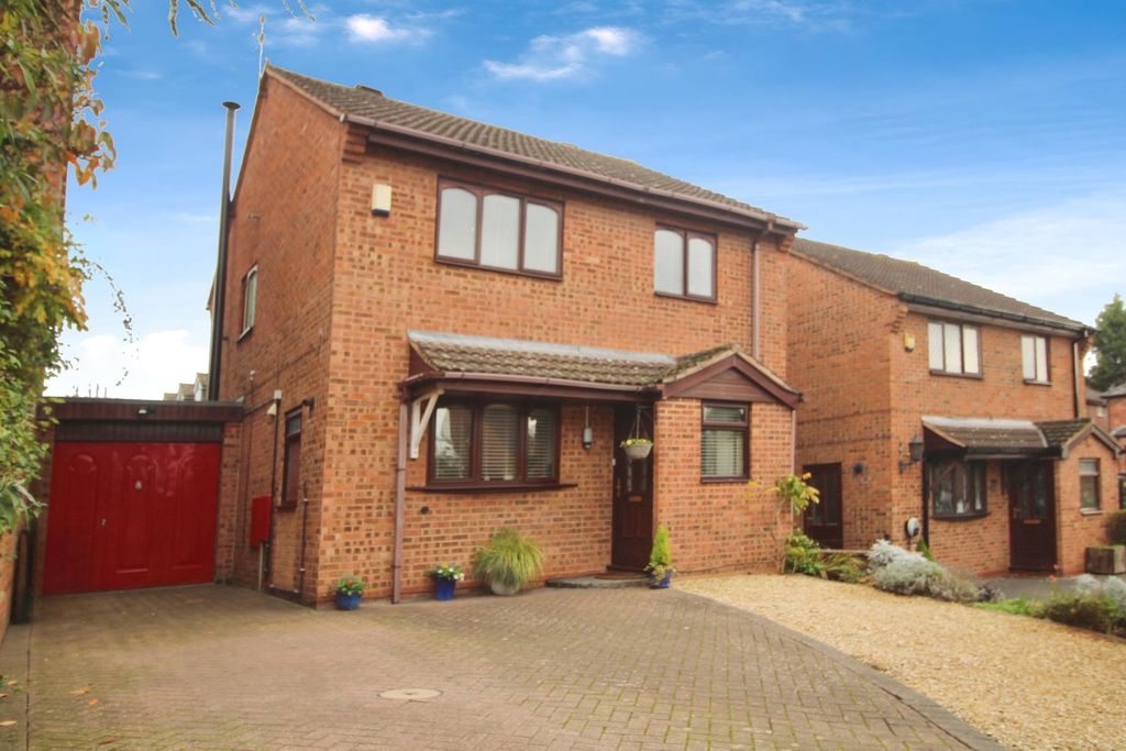 Property photo 2 of 33