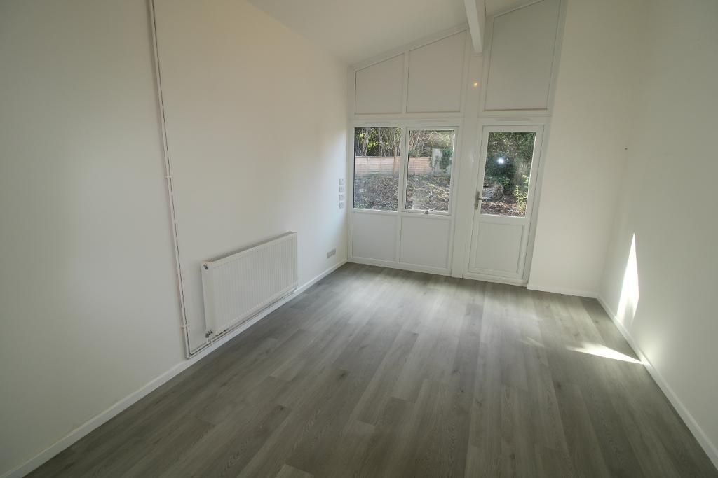 Property photo 3 of 10 Lounge