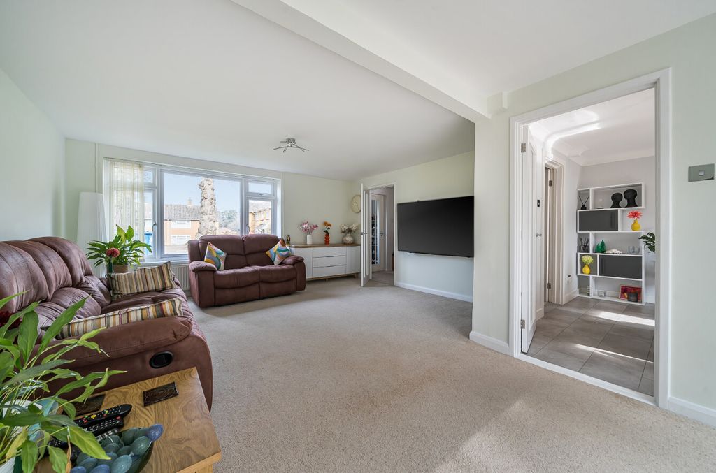 Property photo 3 of 14 1430825-2-69c11ee...