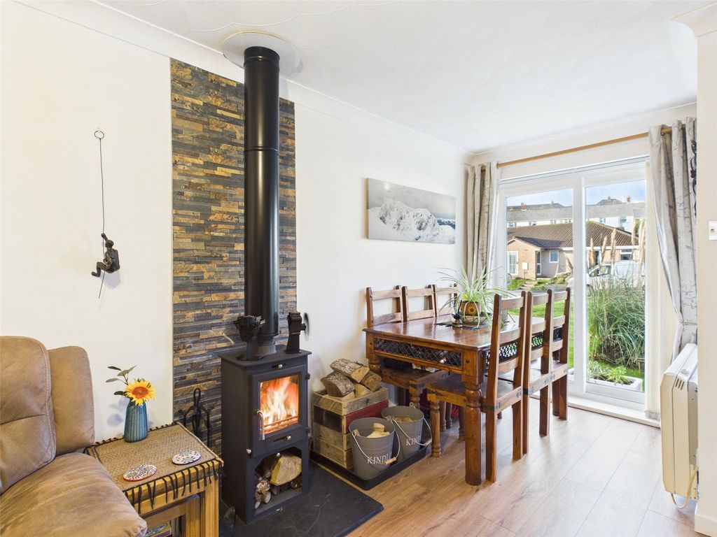 Property photo 2 of 15 Dining Area