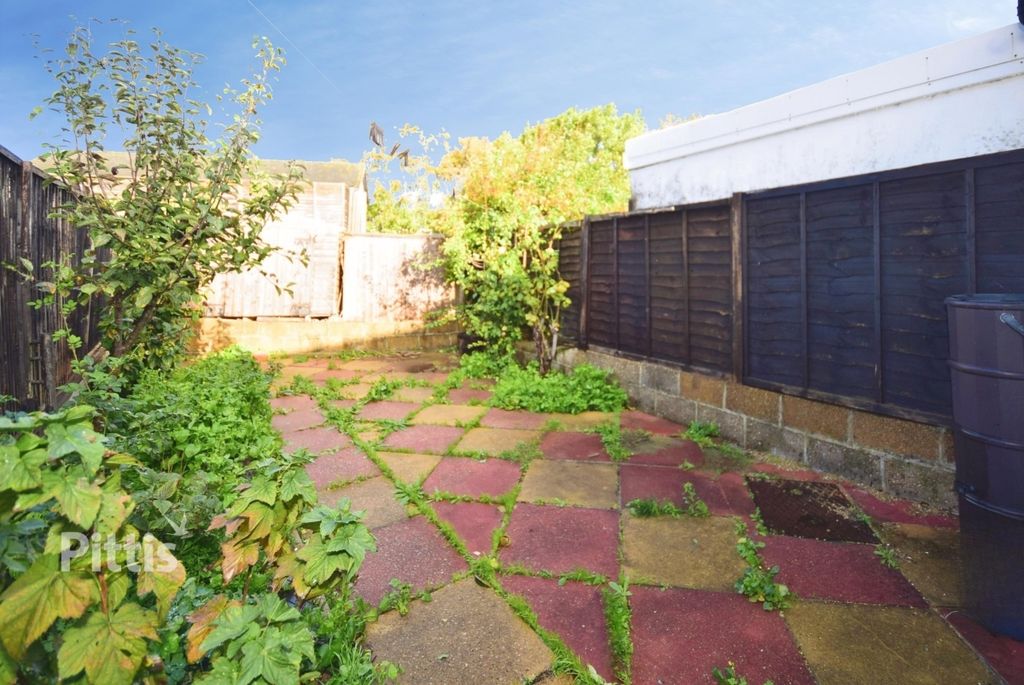 Property photo 3 of 10
