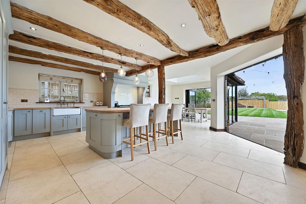 Property photo 3 of 21 Kitchen.Jpg