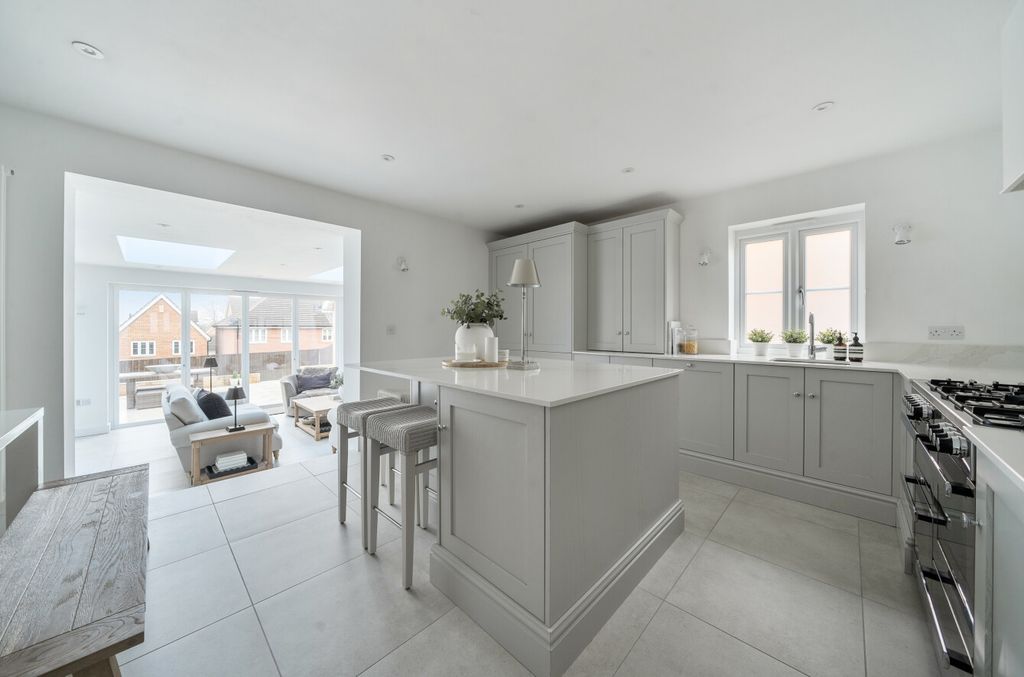 Property photo 3 of 15 1423591-14-69Aeb7...