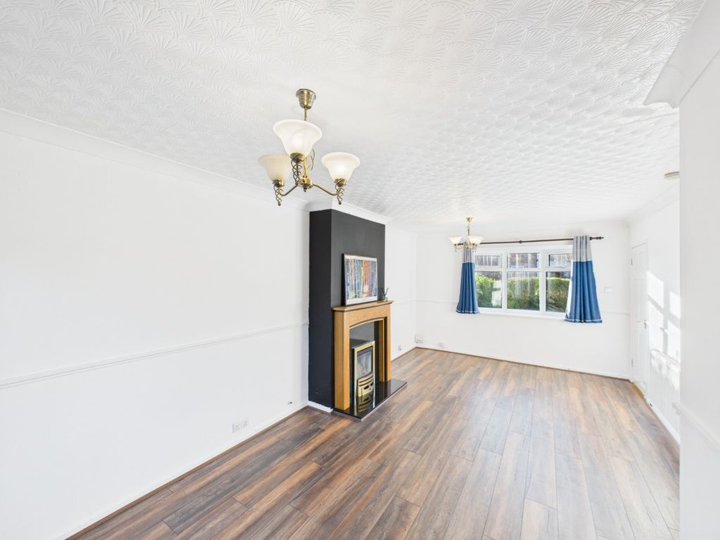 Property photo 2 of 20 4737895