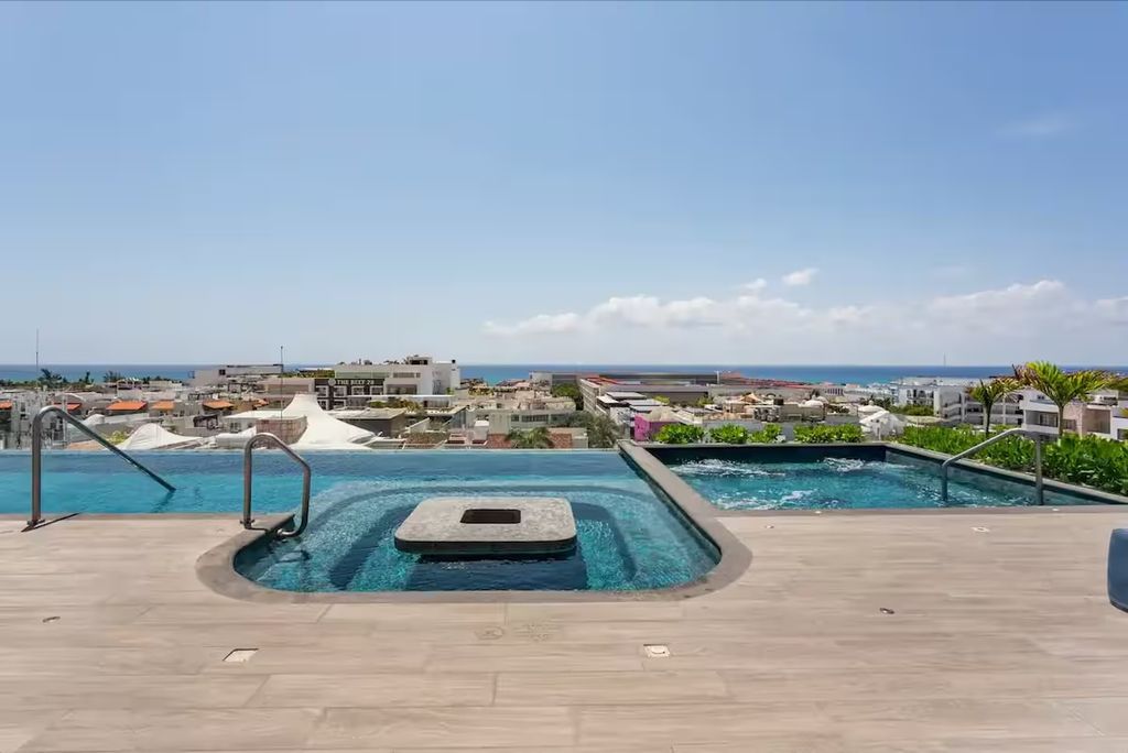 Property photo 2 of 32