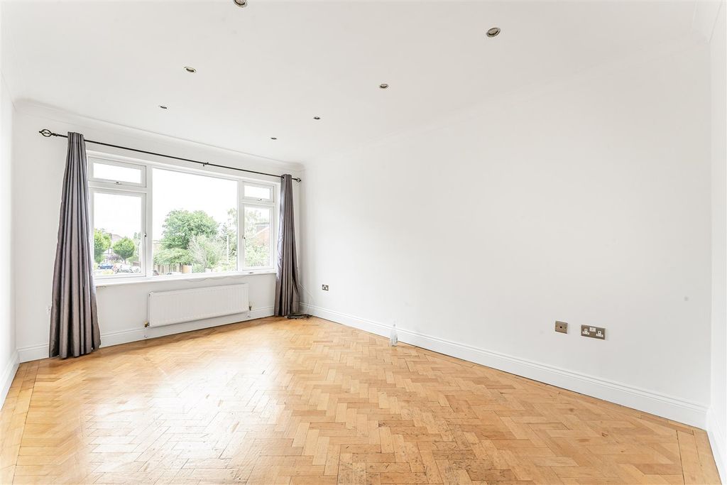 Property photo 3 of 14 3