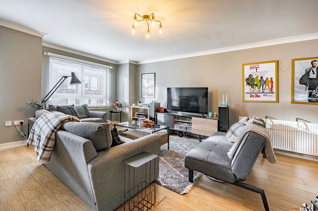 Property photo 3 of 27