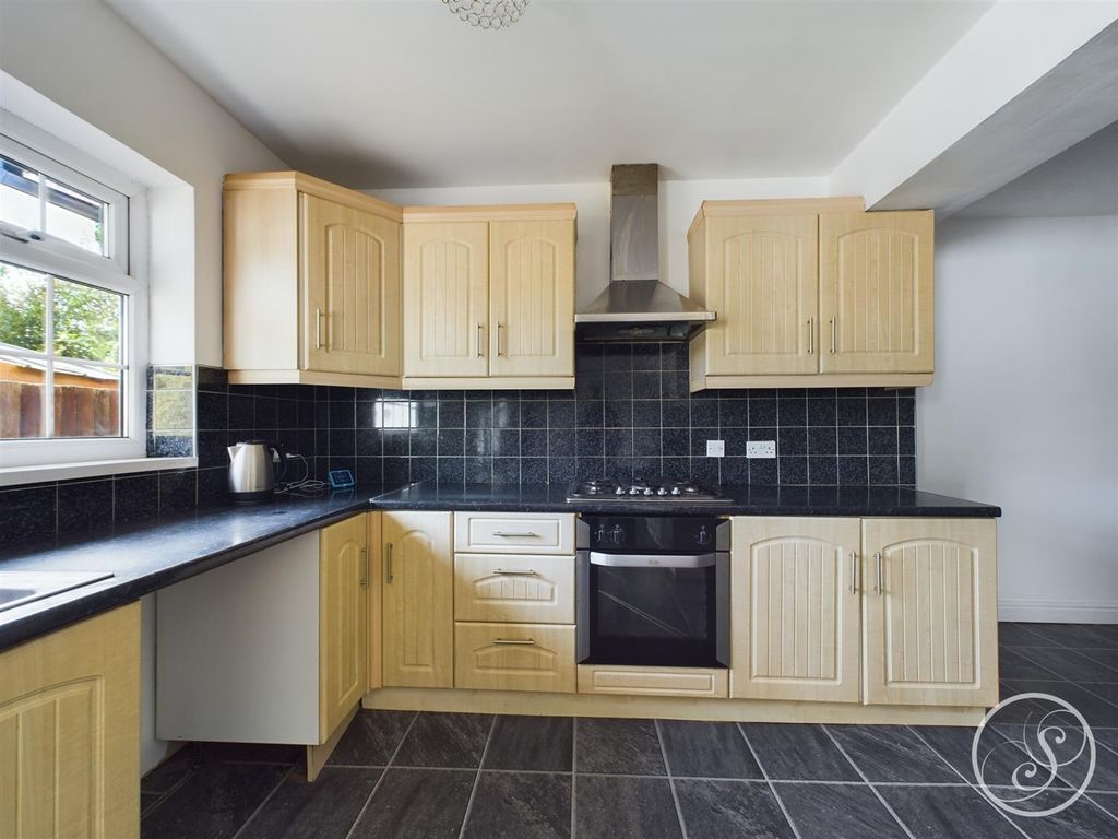Property photo 3 of 30 Kitchen Diner