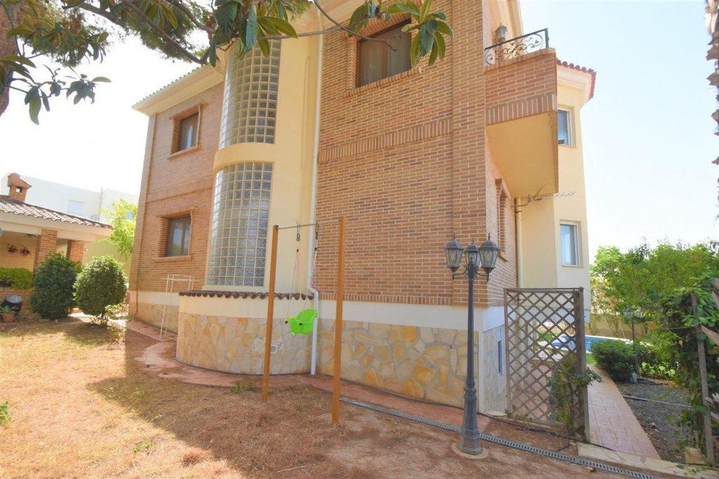 Property photo 3 of 49