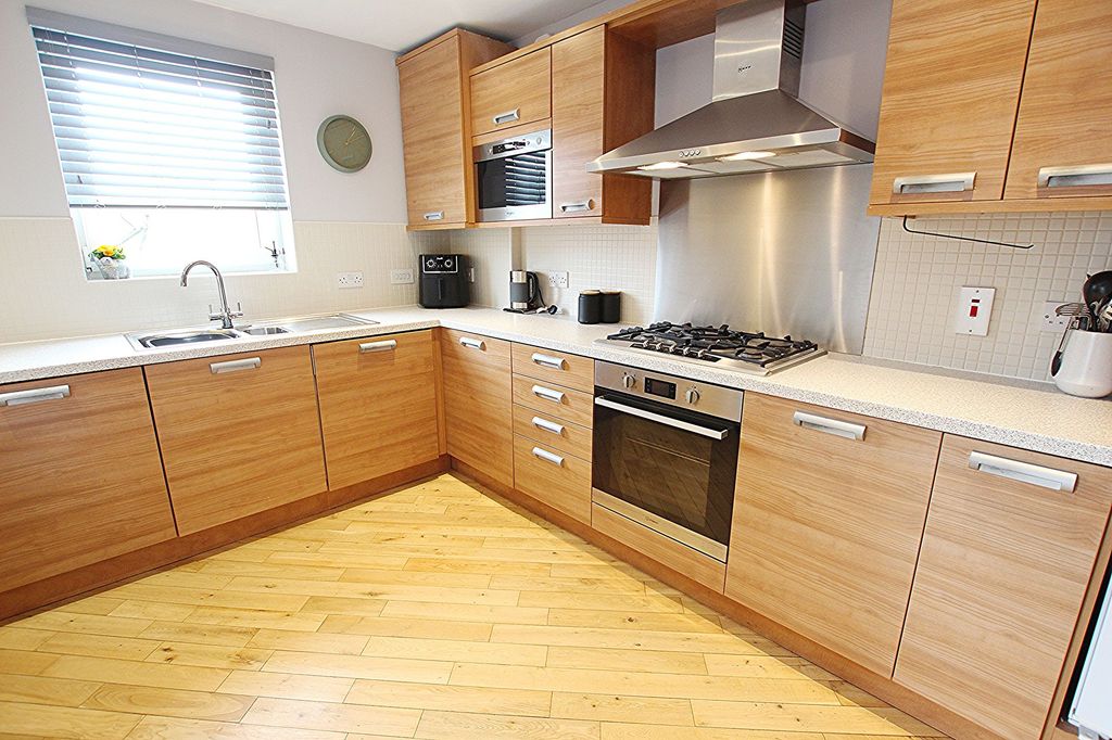 Property photo 3 of 15 Kitchen