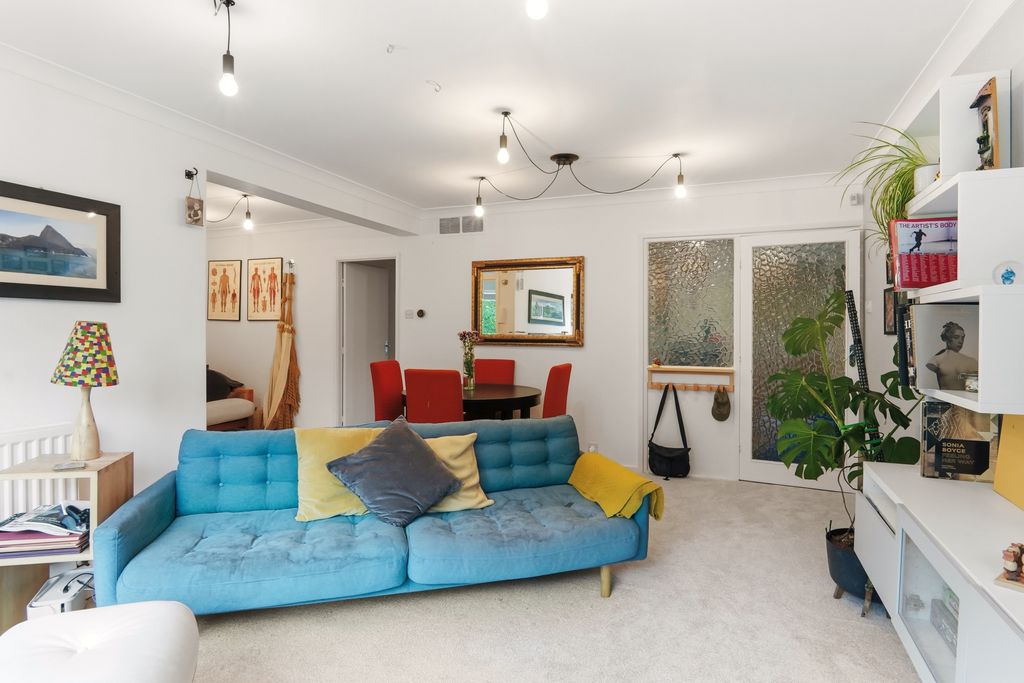 Property photo 3 of 17 Sandhill024