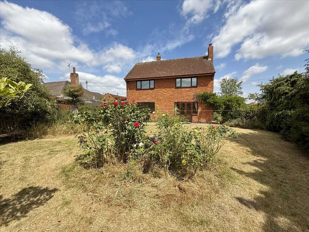 Property photo 2 of 33