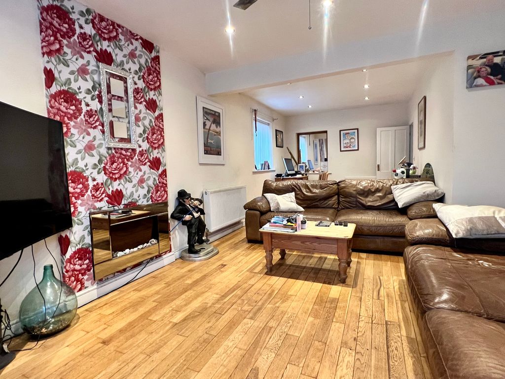 Property photo 2 of 15 Img_7972